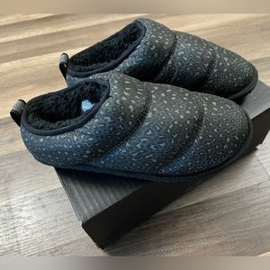 New in box Sorel bodega run slippers size 8